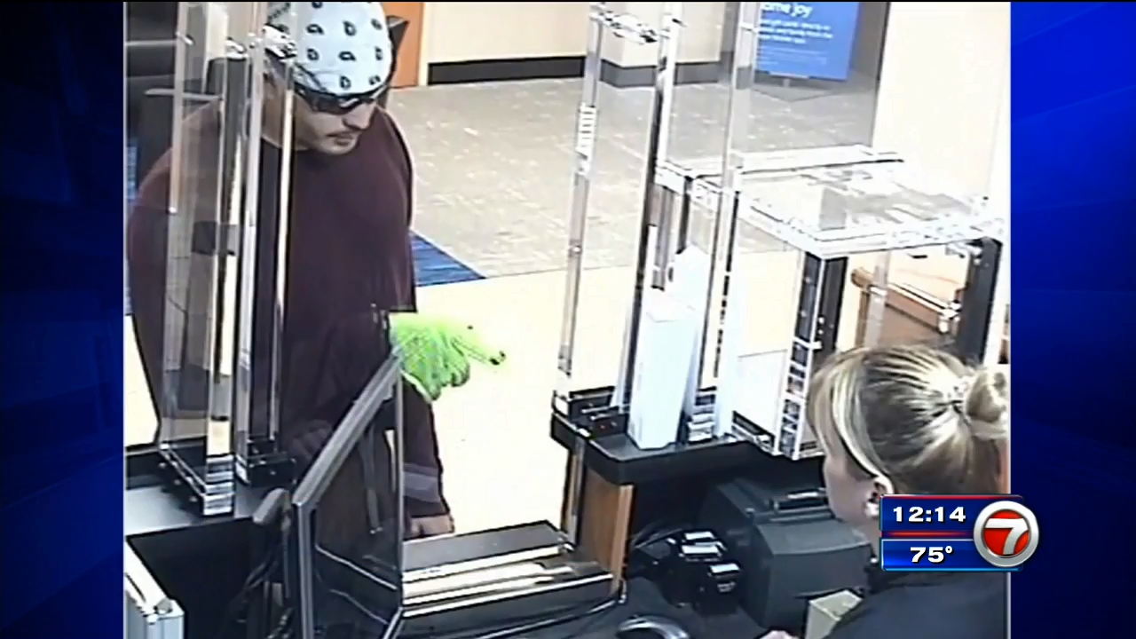 FBI releases pictures of Miami Lakes bank robber WSVN 7News Miami News, Weather, Sports