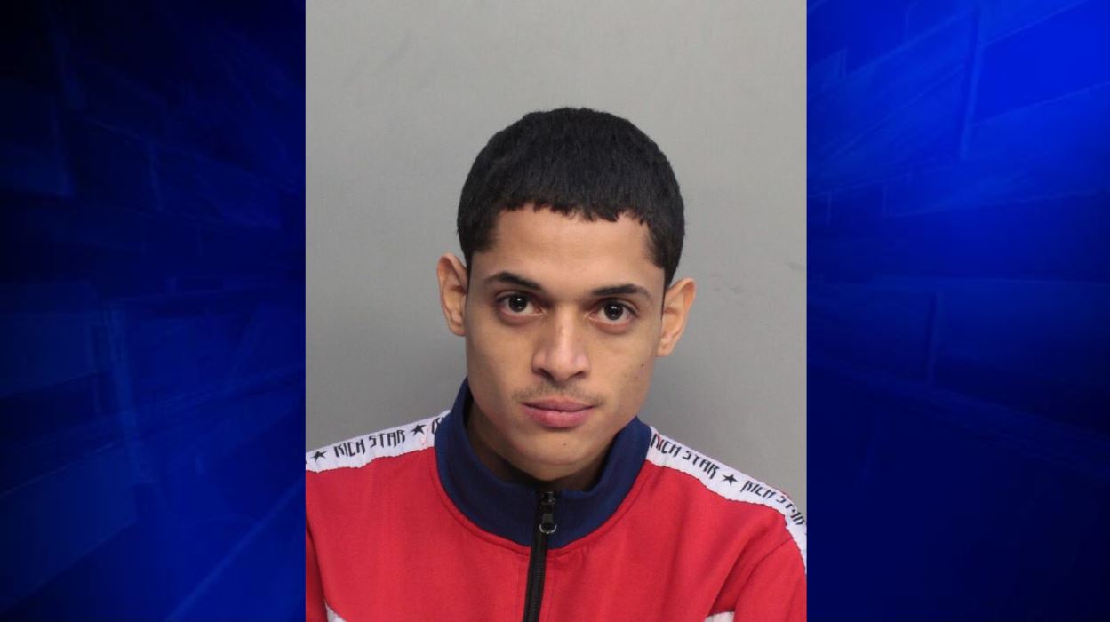 Hialeah teen arrested after allegedly posting threats on Twitter WSVN