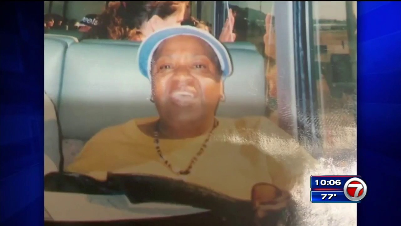 Niece speaks out after aunt loses both legs following crash at Fort