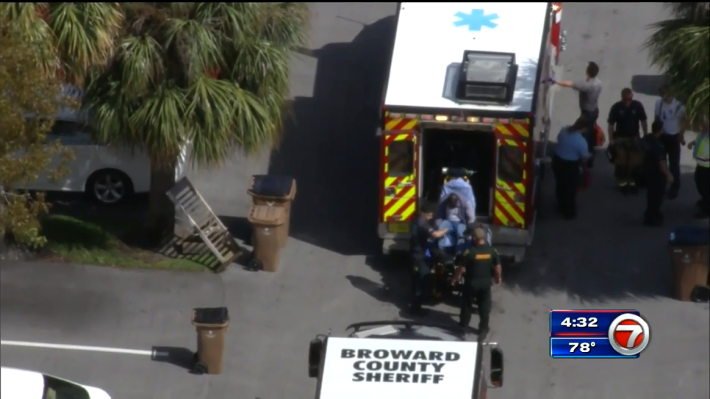 Web two schools in deerfield beach were placed on lockdown due to police activity in the area wednesday morning. Man arrested following police pursuit in Deerfield Beach WSVN 7News