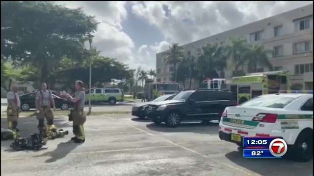 2 hurt after flames break out in SW Miami-Dade apartment - WSVN 7News ...