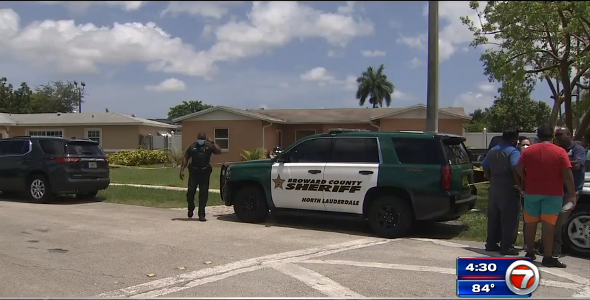 Deputies investigating deaths of 2 people inside North Lauderdale home ...