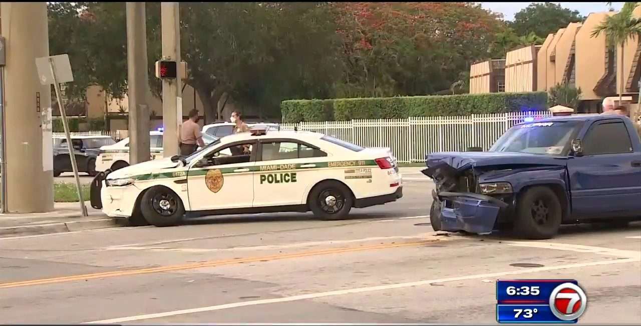 Officer taken to hospital after SW Miami-Dade crash - WSVN 7News ...