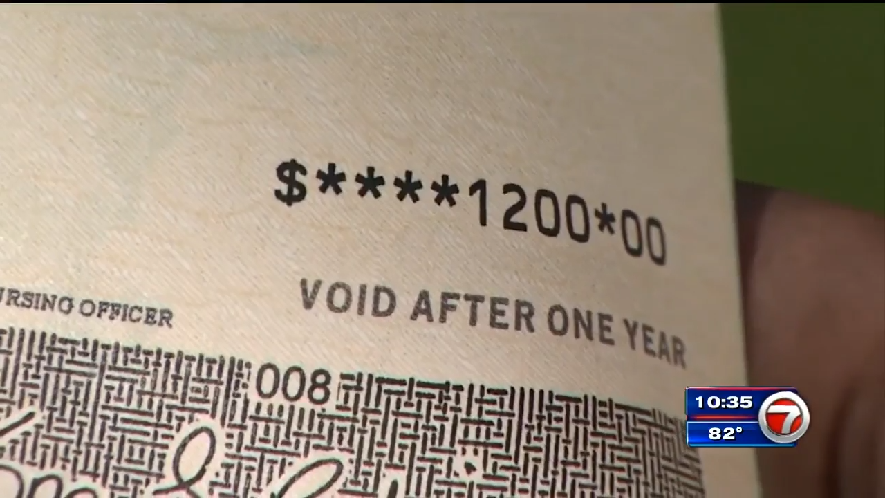 Oklahoma police officer donates stimulus check to local restaurant