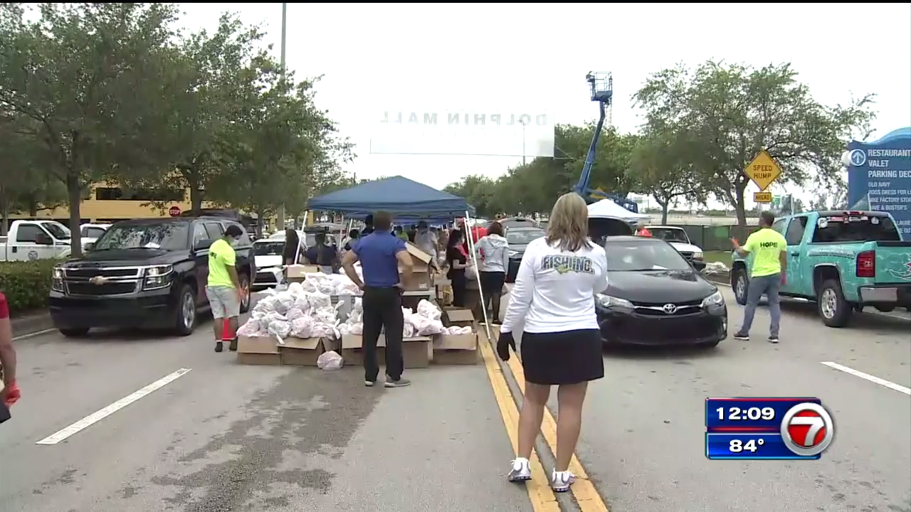 Hundreds receive food at drive thru distributions held by Farm Share Hundreds receive food at drive thru distributions held by Farm Share