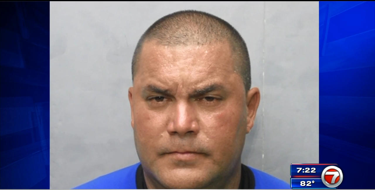 Man arrested in Islamorada after diving for lobsters ahead of mini ...