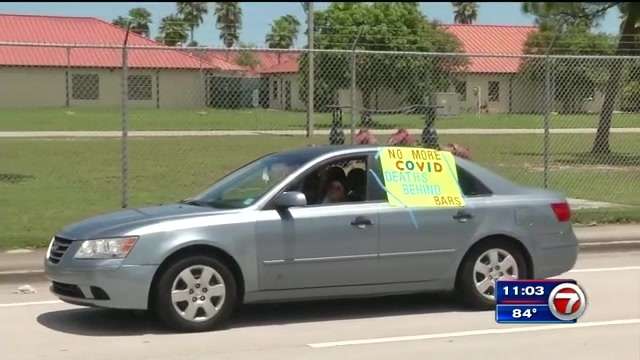 Protesters in SW Miami-Dade caravan demand release of nonviolent ...