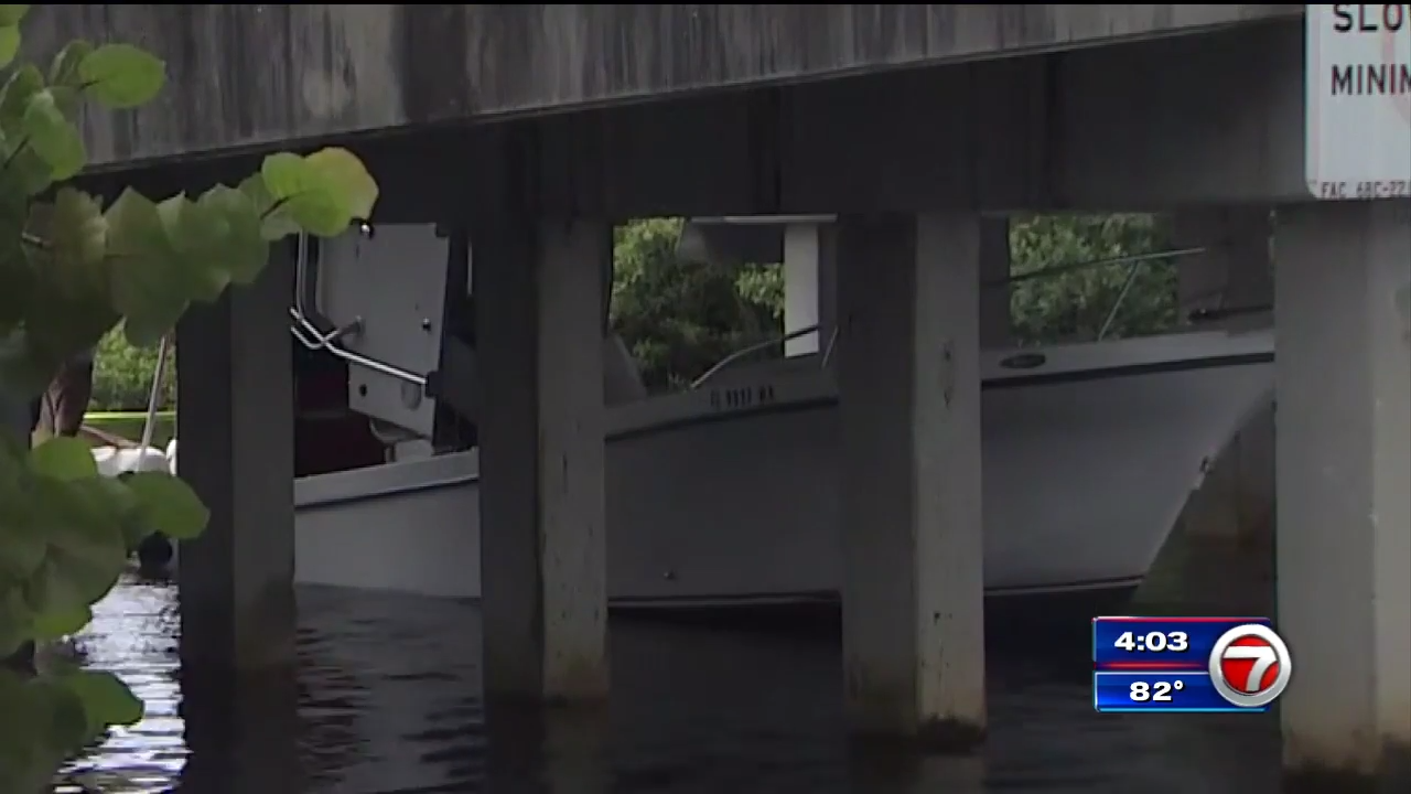 2 hospitalized after boat crashes into low bridge in Pompano Beach WSVN 7News Miami News