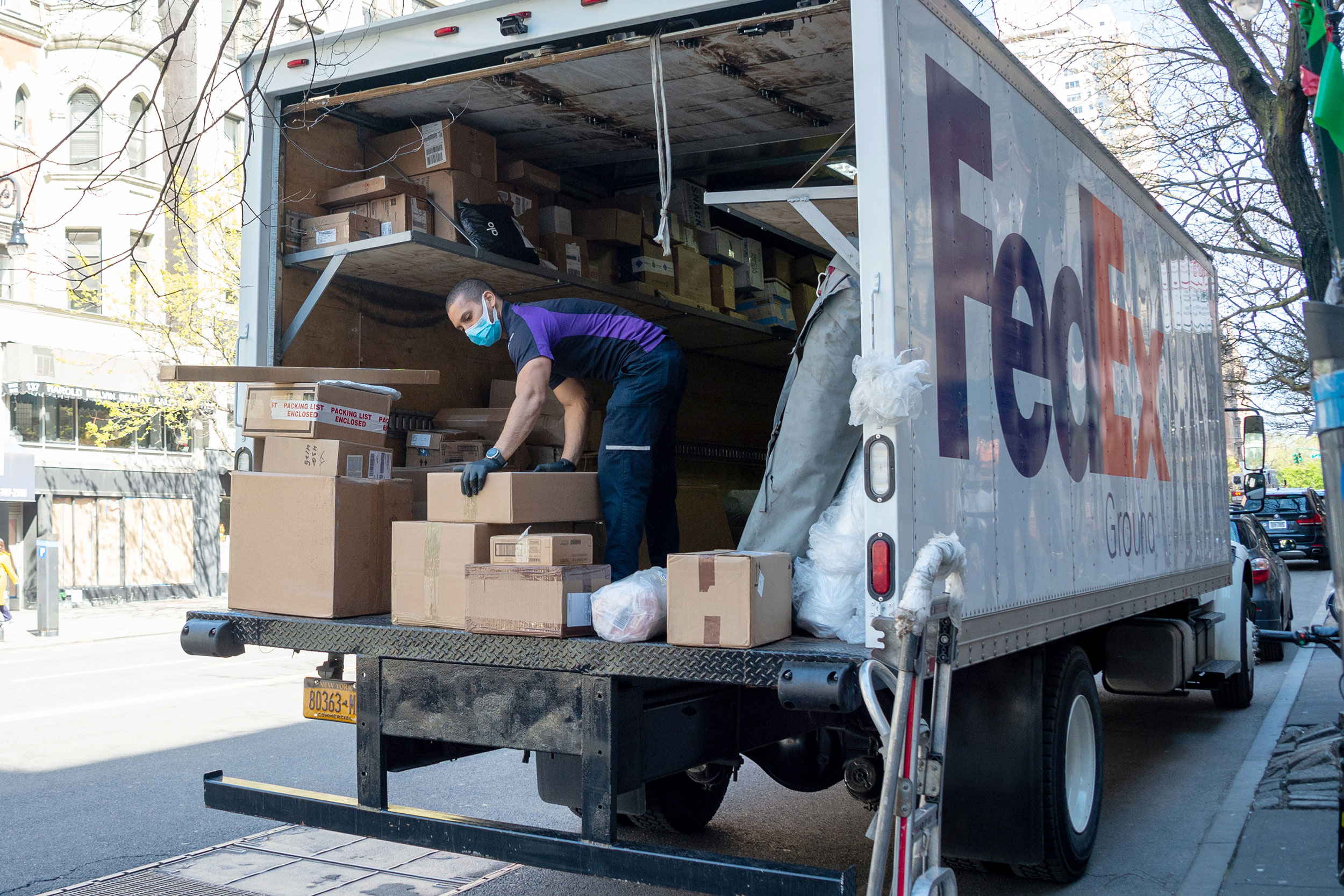FedEx is hiring 70,000 workers to meet holiday season demand WSVN