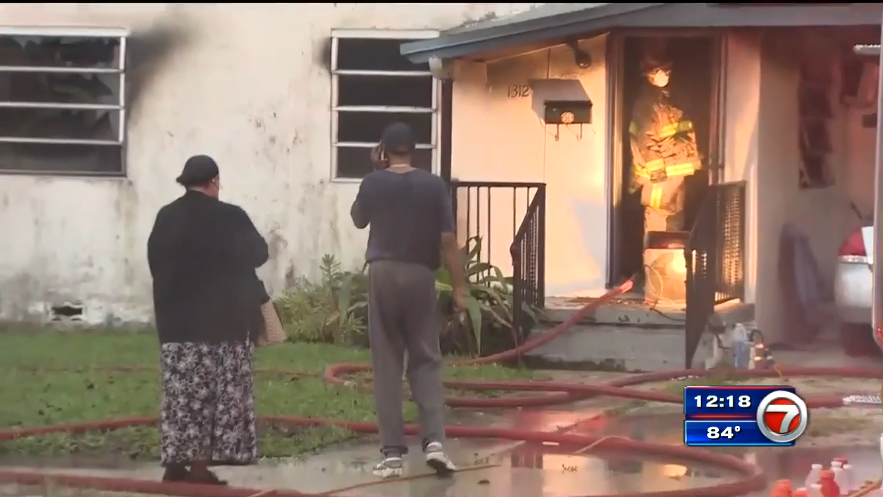 2 displaced after house fire in Fort Lauderdale - WSVN 7News | Miami ...