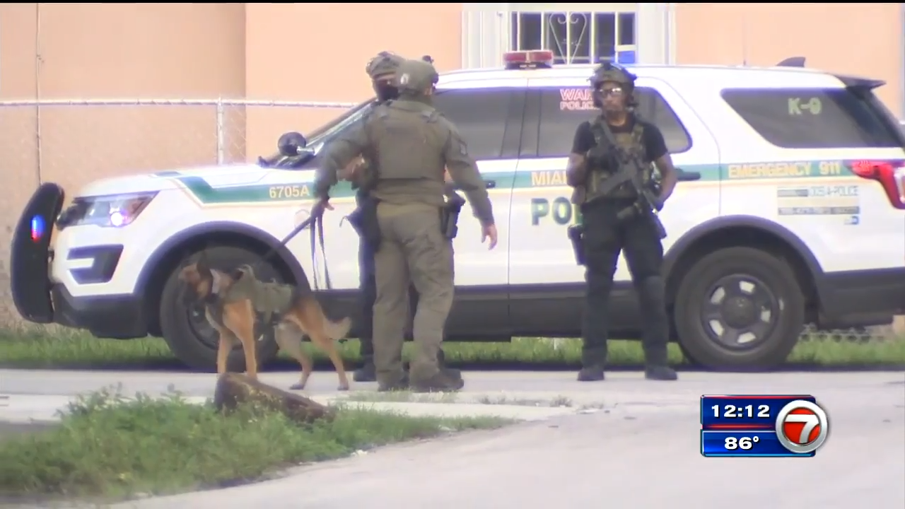 Police search for shooter after 2 injured in NW Miami-Dade - WSVN 7News ...