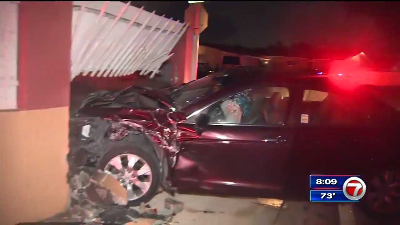 1 Hospitalized After Car Slams Into Fence Outside Nw Miami Dade Home Wsvn 7news Miami News 