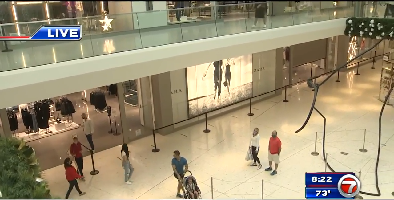 Shoppers head to Aventura Mall for Black Friday deals - WSVN 7News, Miami  News, Weather, Sports