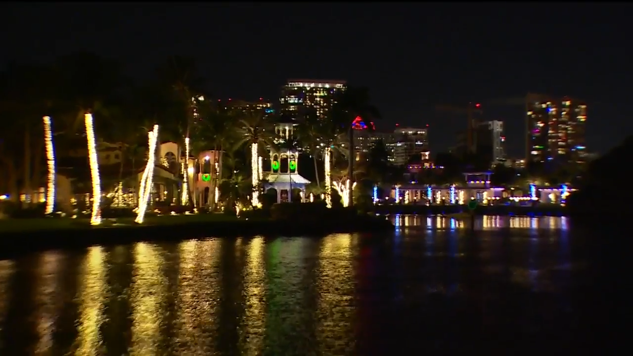 Christmas Lights Boat Tour 2022 Ft Lauderdale Take A Socially-Distant Holiday Lights Cruise With The Fort Lauderdale  Water Taxi – Wsvn 7News | Miami News, Weather, Sports | Fort Lauderdale