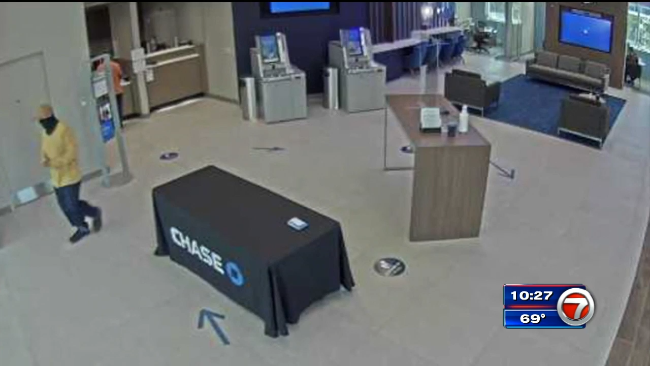 FBI searches for man who robbed Chase Bank in Davie - WSVN 7News ...