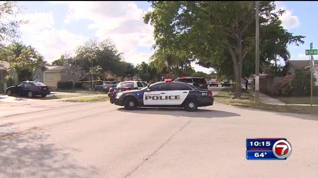 Man killed, 1 detained after neighbor dispute in Hollywood ends in ...