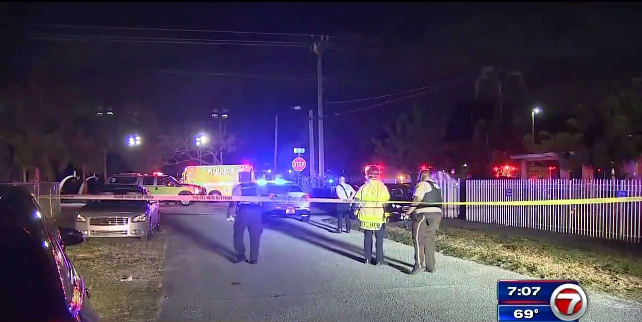 6 adults, 2 teens injured in shooting at NW Miami-Dade park - WSVN ...