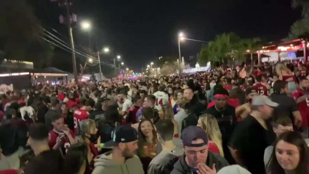 Tampa mayor frustrated by maskless fans after Super Bowl ...