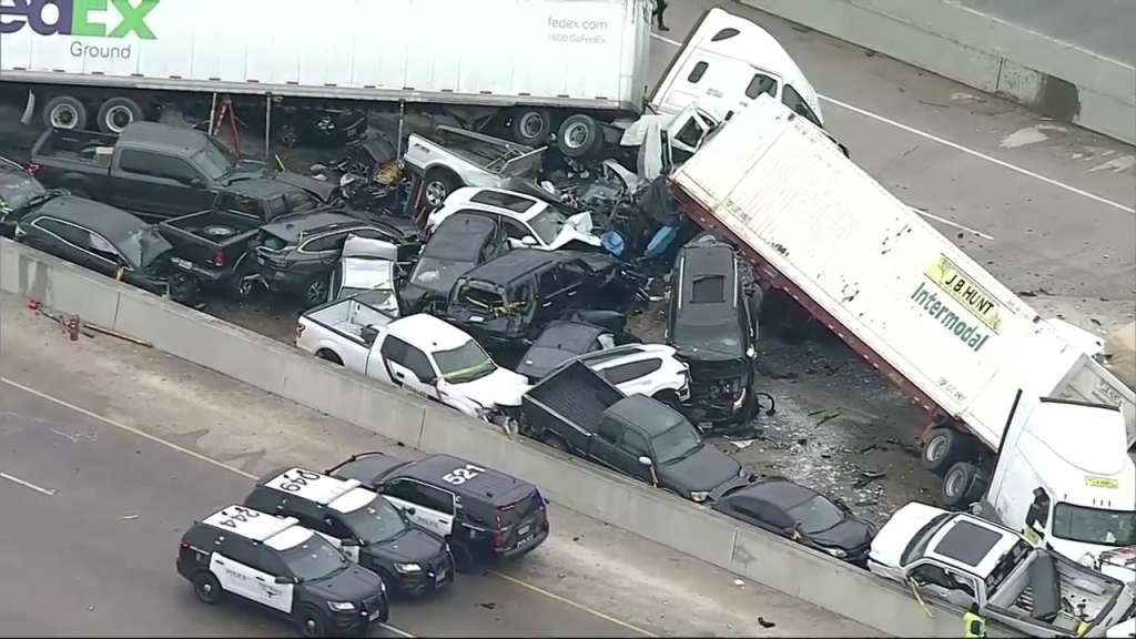 6 killed in 130vehicle pileup on icy Texas interstate WSVN 7News