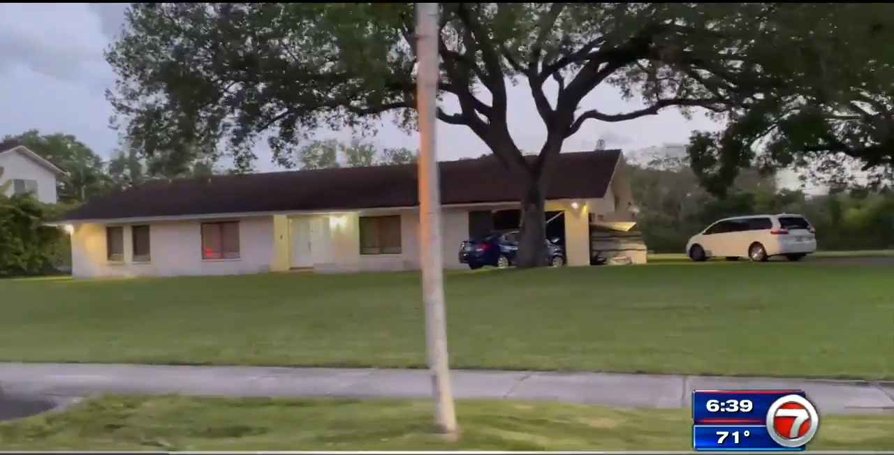 Car smashes into garage of SW Miami-Dade home - WSVN 7News | Miami News ...