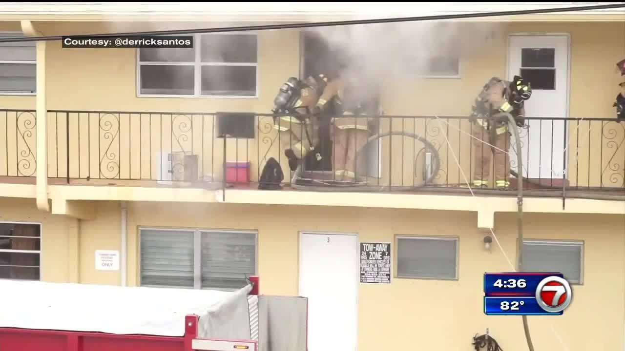Crews extinguish apartment fire in Hollywood - WSVN 7News | Miami News ...