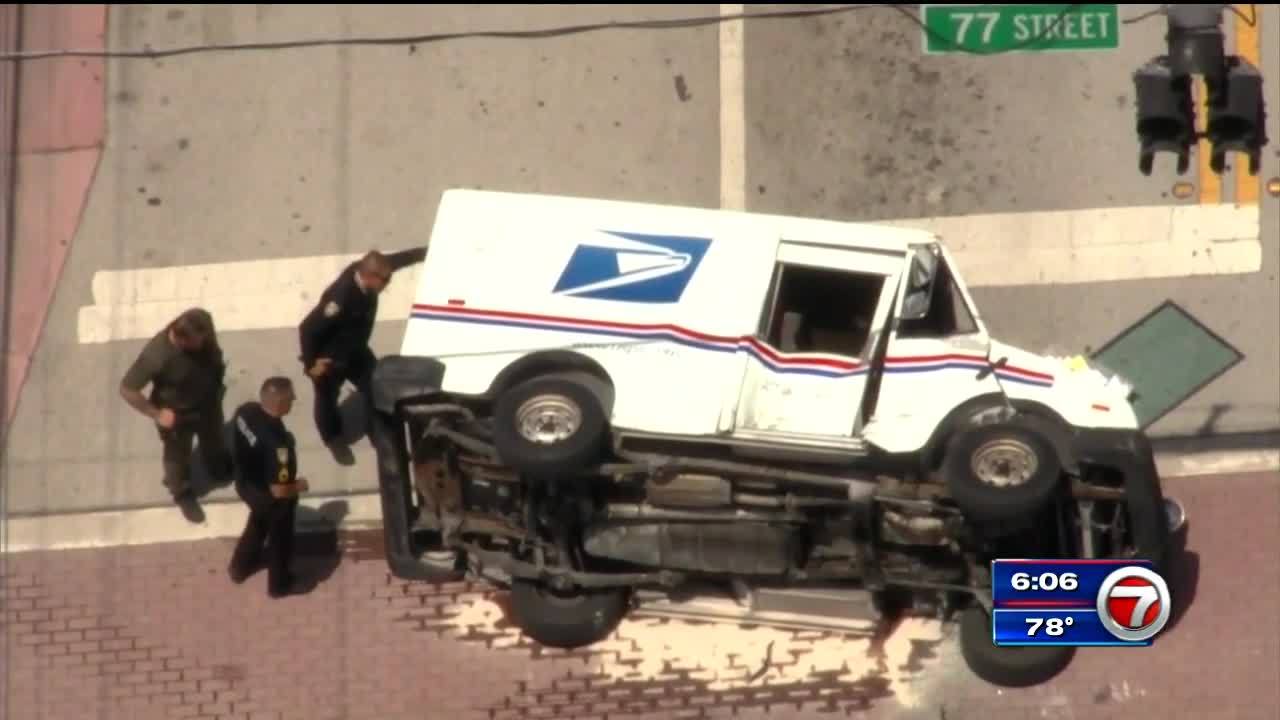 2 postal workers injured after rollover crash in Miami Beach WSVN