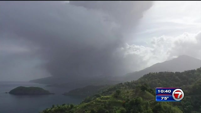 ‘Huge’ explosion rocks St. Vincent as volcano keeps erupting - WSVN ...