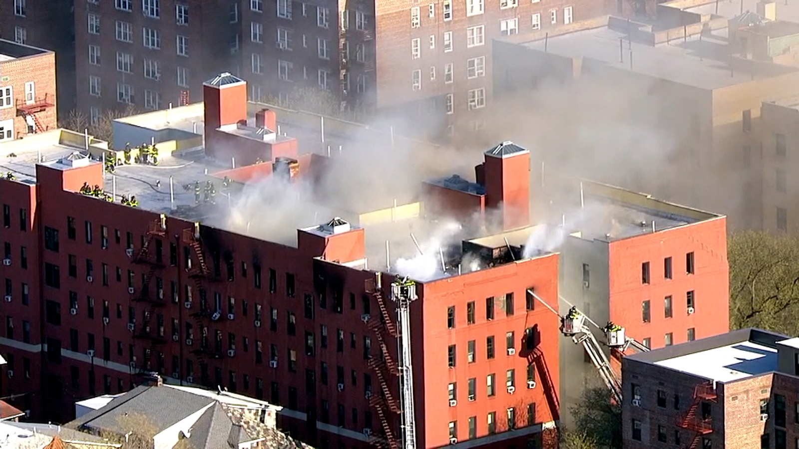 21 people injured in 8alarm fire at an apartment building in Queens