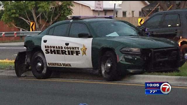BSO deputy hospitalized after crash in Deerfield Beach - WSVN 7News ...