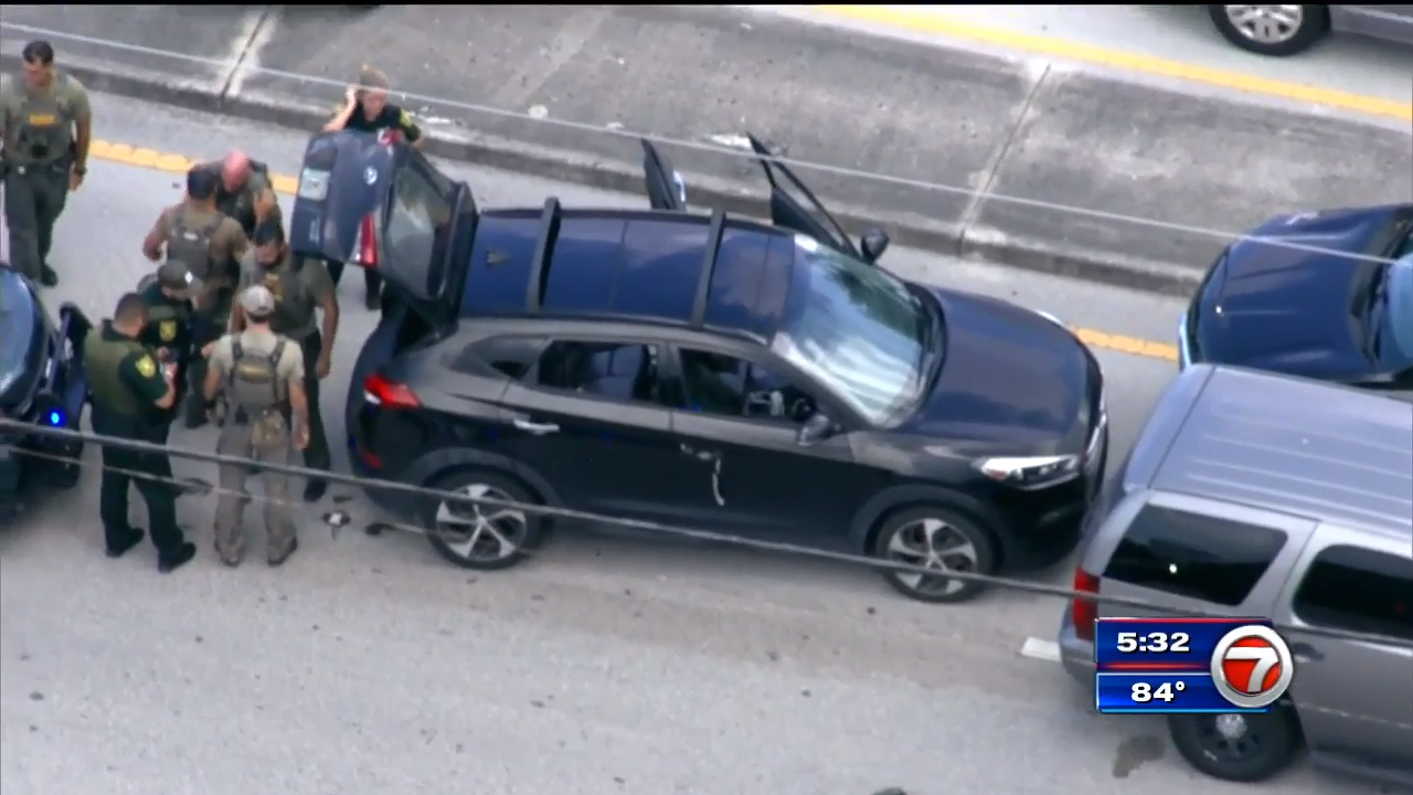 Police stop stolen SUV in Oakland Park - WSVN 7News | Miami News ...