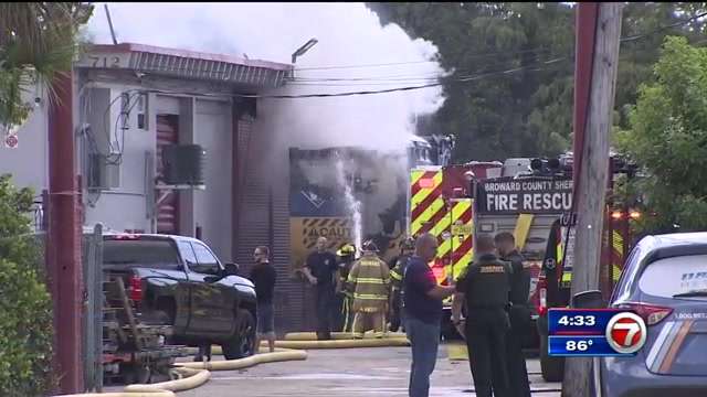 Crews put out garbage truck fire near Fort Lauderdale - WSVN 7News ...
