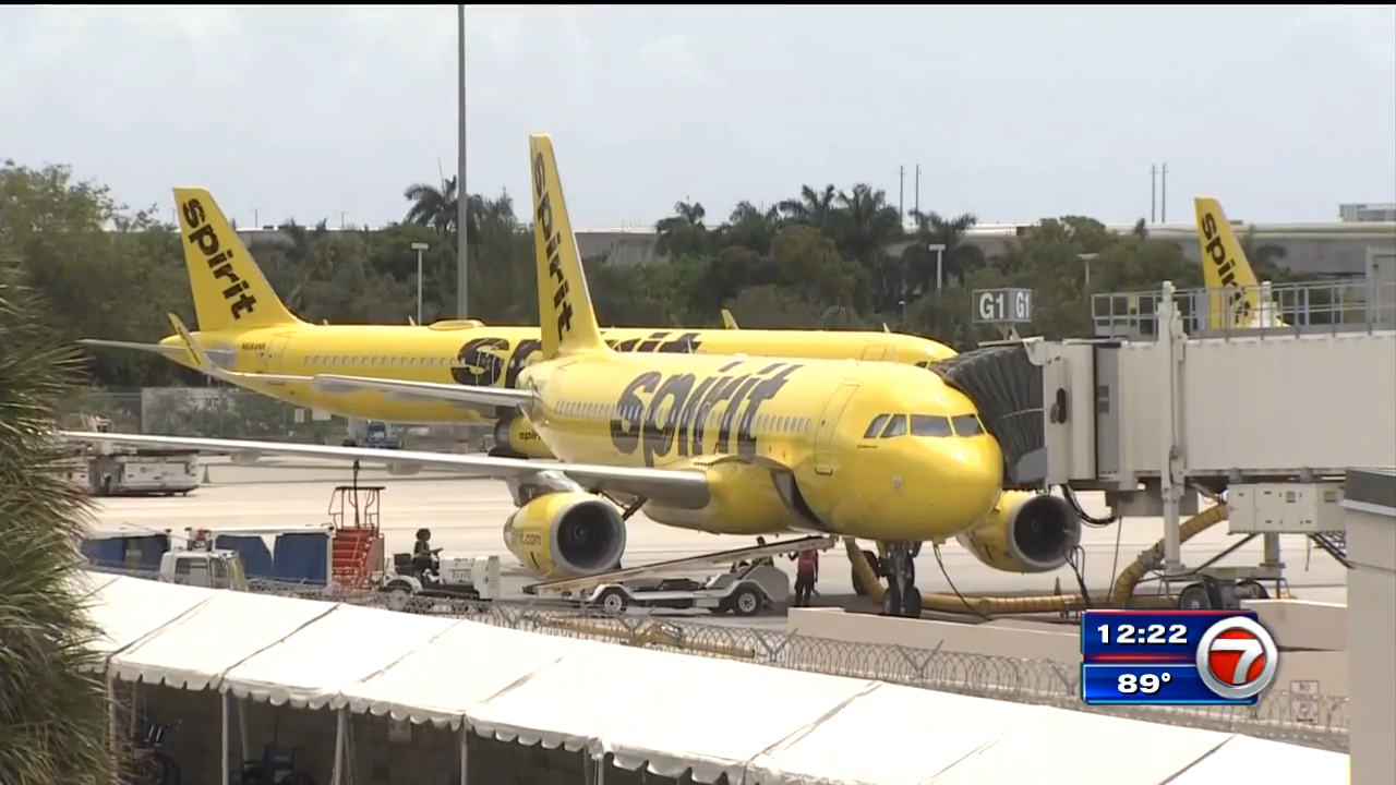 Spirit Airlines passengers stuck at FLL as 5th consecutive day of