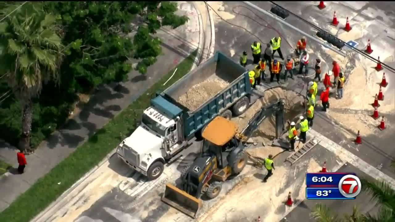 Crews working to repair water main break in SW Miami-Dade - WSVN 7News ...