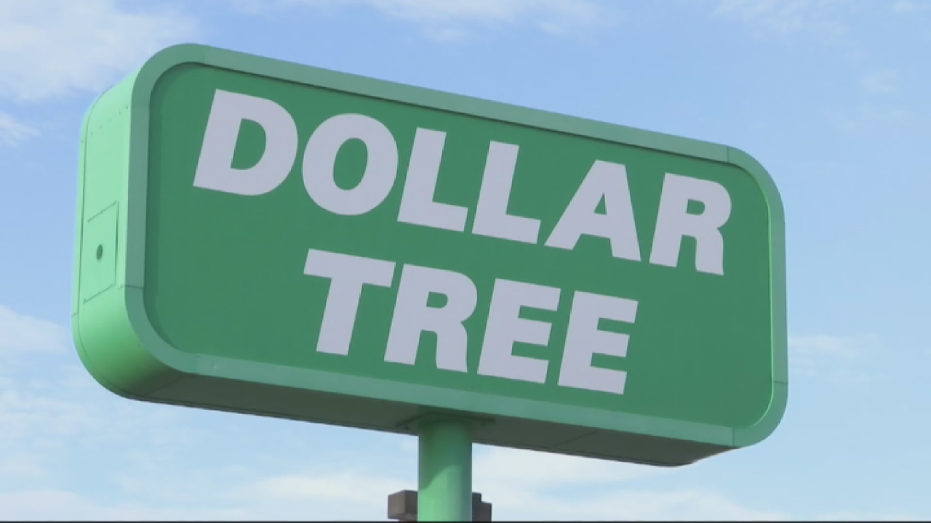 Dollar Tree to close nearly 1,000 stores, posts surprise fourth quarter