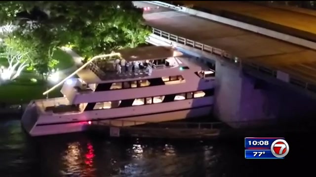 Yacht hits Sunrise Blvd. Bridge in Fort Lauderdale; no reported injuries