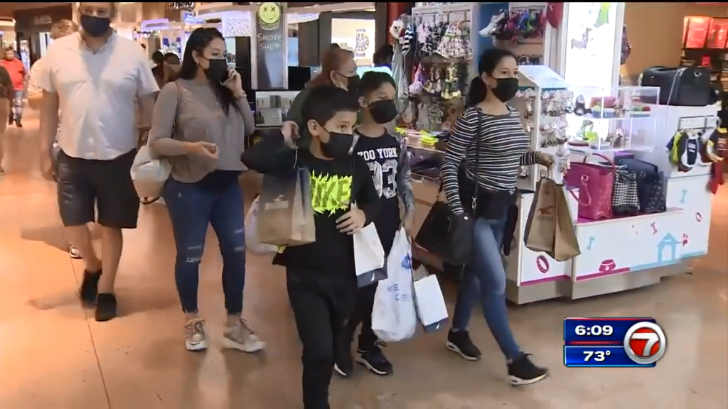 - Floridas News Early start for South Florida shoppers ahead of Black Friday; Dolphin, Dadeland among malls closed for Thanksgiving – WSVN 7News | Miami News, Weather, Sports – News Chant USA