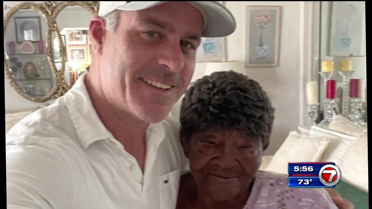 Wrong number leads to 20year friendship between Florida woman and(00)