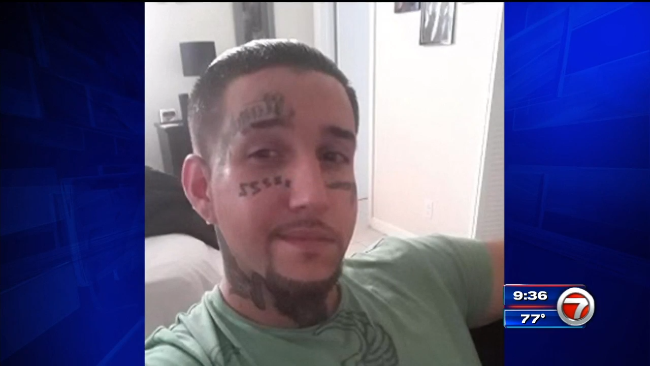 Man surrenders after barricading himself inside mother’s Coral Springs ...