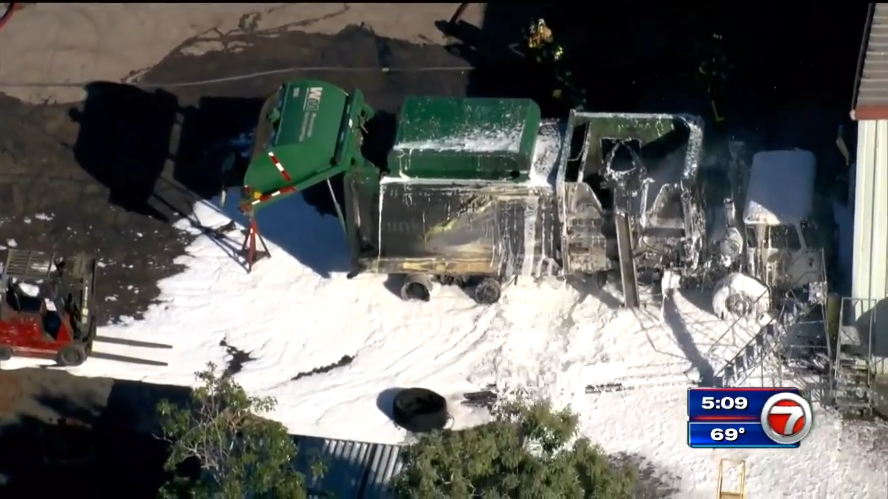 Garbage truck catches fire in Deerfield Beach WSVN 7News Miami News