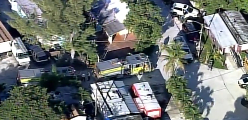 1 injured after mobile home fire in NW Miami-Dade - WSVN 7News | Miami ...