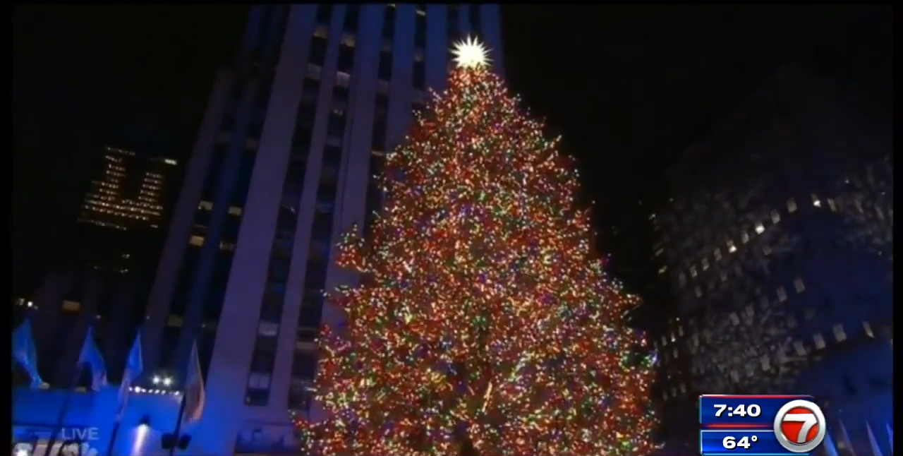 Rockin’ around the Christmas tree Rockefeller tree lit up WSVN 7News