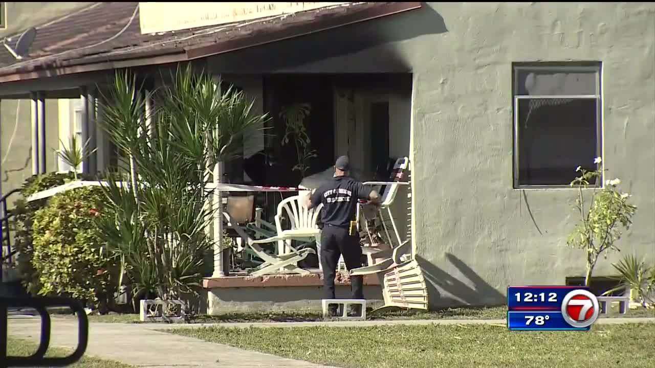 1 displaced, 1 being questioned after fire at Miami apartment - WSVN ...