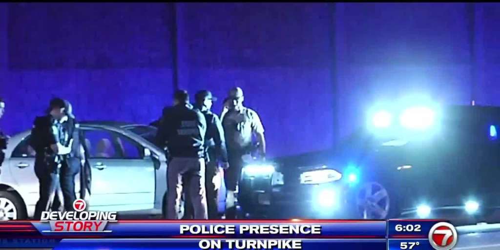 Robbery suspect stopped after police chase ends along Turnpike in SW Miami-Dade – WSVN 7News | Miami News, Weather, Sports
