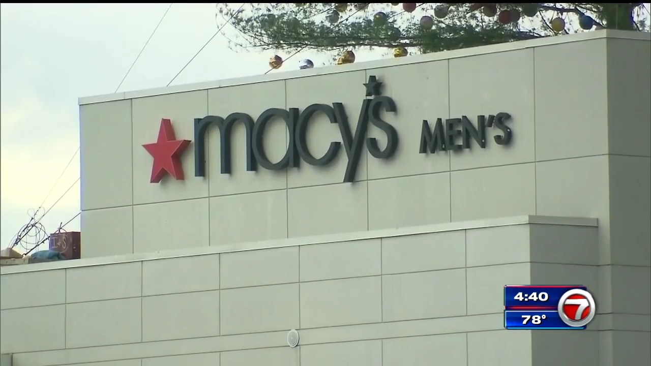 Rise in COVID cases causes retail giant Macy’s to change store hours