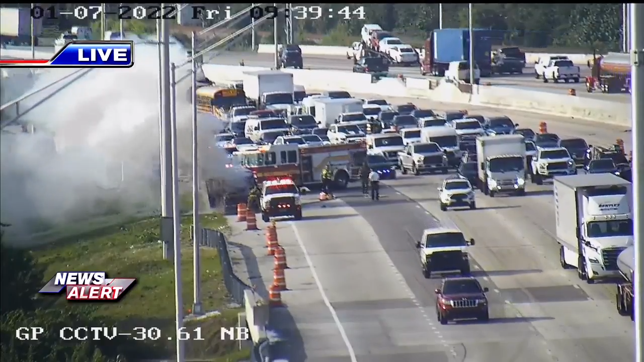 Car fire causes traffic delays on I-95 in Oakland Park - WSVN 7News ...