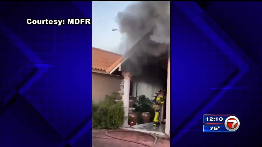 Firefighters extinguish flames at SW Miami-Dade home – WSVN 7News | Miami News, Weather, Sports