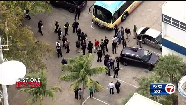 2 dead, 2 hospitalized, 1 arrested after shooting on transit bus in ...