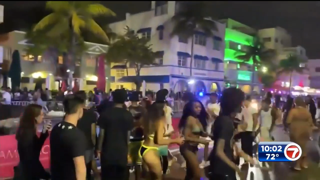 3 hospitalized after shooting on Ocean Drive triggers stampede – WSVN 7News | Miami News, Weather, Sports