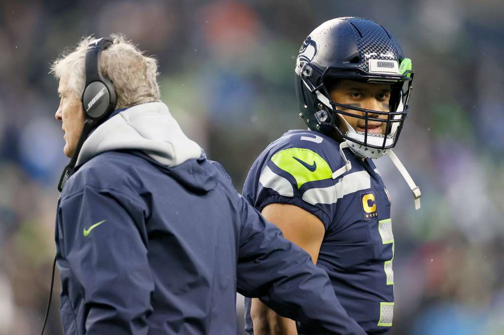 Reports: Russell Wilson traded to Denver Broncos