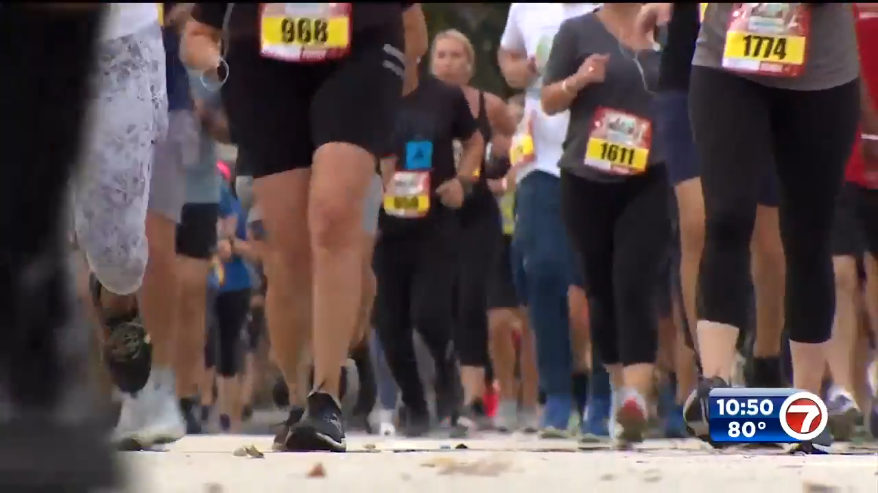 Mercedes Benz Corporate Run takes place in Fort Lauderdale, thousands